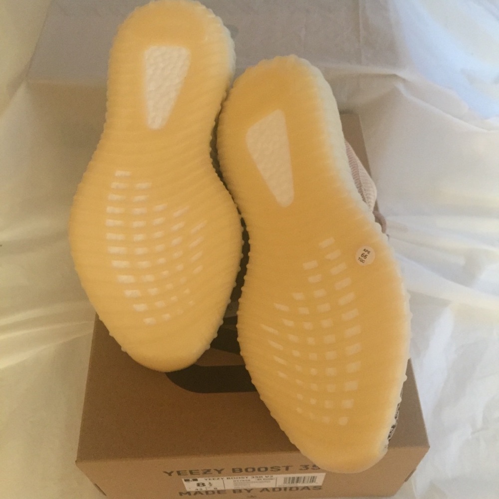 NWT Yeezy Boost 350 v2 - Picture 5 of 7